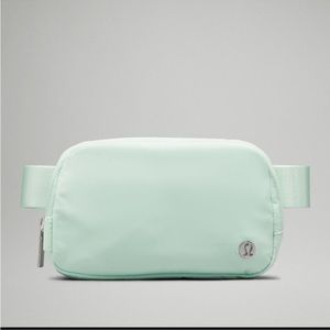 Lululemon Everywhere Belt Bag - Mint Moment
